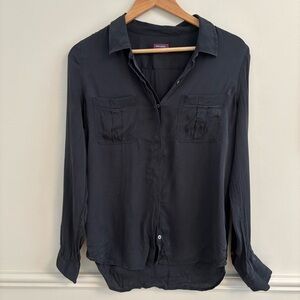 UNTUCKit Black Button-Up Silk Shirt